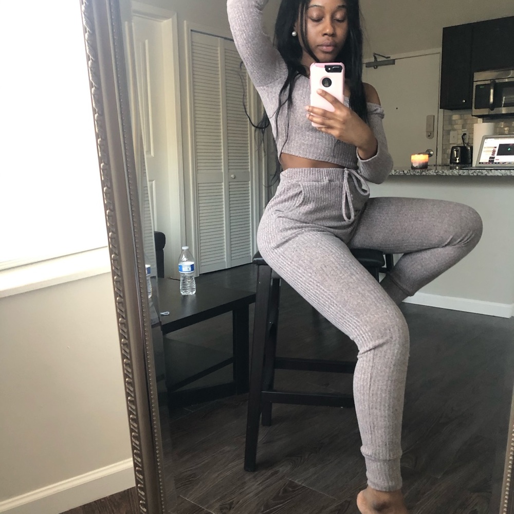 Cute Loungewear set - Picture 2 of 2